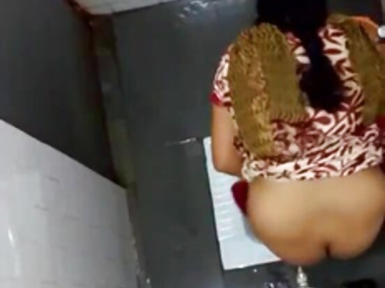 लुकेको सेक्सी भिडियो छवि देसी लुकेको क्यामेरा देसी महिला आभा