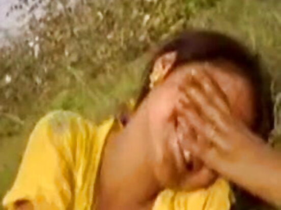 देसी केटी हलिउड केटी संग रमाइलो गर्दै sexy movie hd funny boys