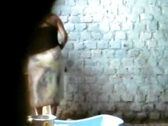 इडियट केटा फिल्म भोजपुरी सेक्सी बुढी बहिनी इडियट नुहाउँदै