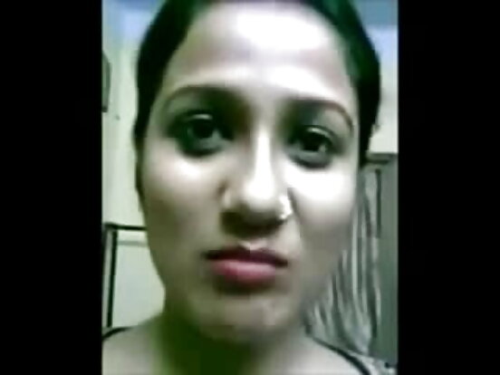 भारत सुन्दर महिला सेक्सी चलचित्र hd महिला खुला स्तन स्तन देखाउँदै
