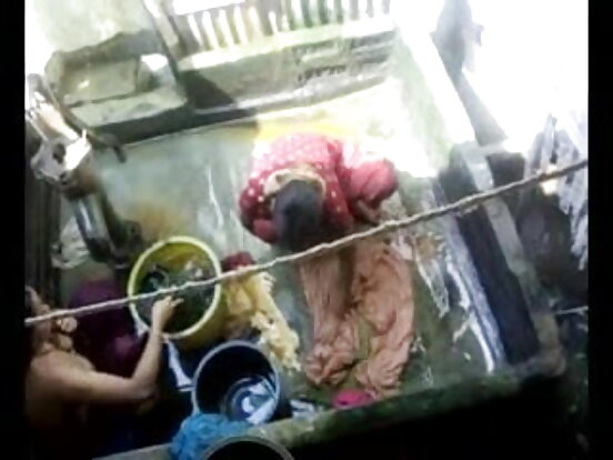 बांग्ला देसी गाँउ देसी गाँउ केटीहरु ढाका हेडक्वार्टर मा नुहाउँदै हिन्दी सेक्सी खान भिडियो (5)