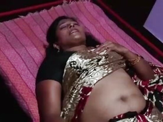 S.Indian Busty मल्लु आन्टीले आफ्नो ड्राइभर सेक्सी फिल्म हिन्दी फिल्मबाट मसाज गराइन्